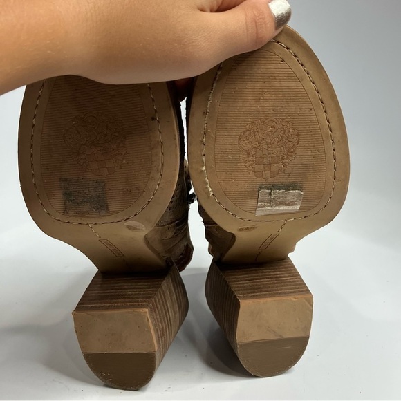 Vince Camuto leather peep toe heels size 6.5 - Picture 6 of 7